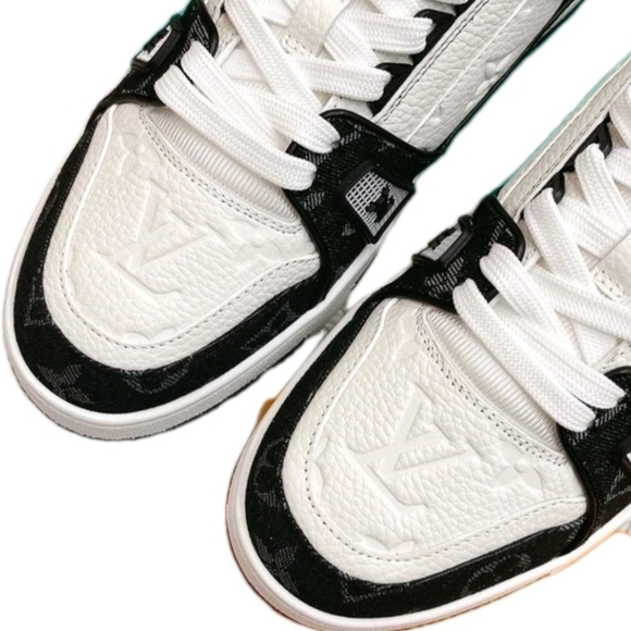 Louis Vuitton Black and White Sneakers - Picture 4 of 8